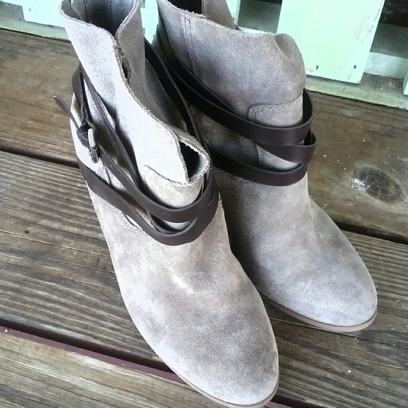 Carlos Santana Booties - Picture 3 of 5